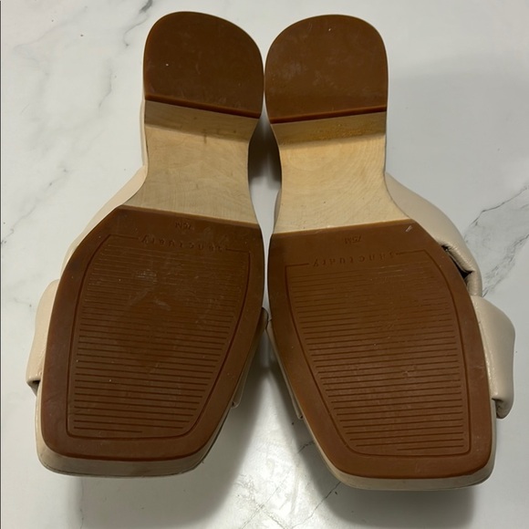 Sanctuary Women's Cream Sandals - Picture 5 of 5